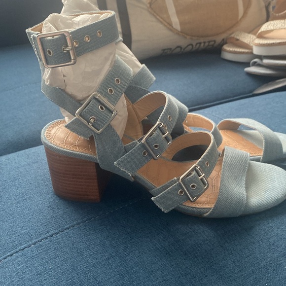 Gianni Bini size 9 - Picture 3 of 11